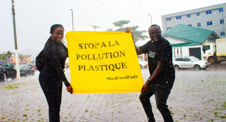 Yaoundé: Des militants de Greenpeace afrique se mobilisent pour demander l’abandon des combustibles fossiles