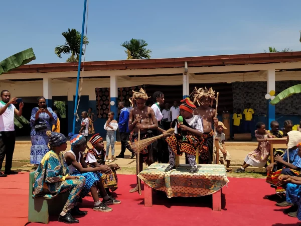 Le 25 février 2025, le complexe scolaire Saint Joseph à Yaoundé accueillera la deuxième édition du Rainforest Students Festival, réunissant élèves et journalistes pour promouvoir la conscience écologique.