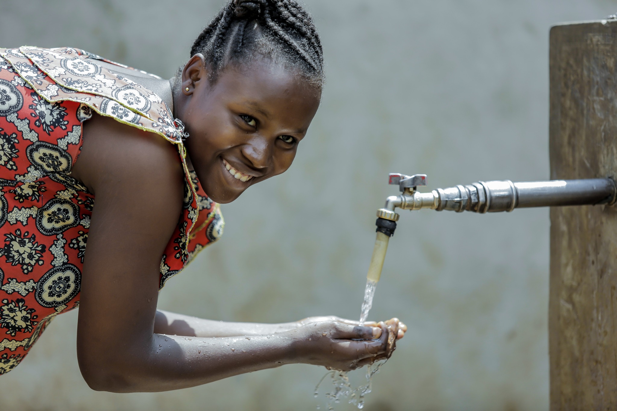Dessalement : 800 000 personnes supplémentaires bientôt approvisionnées en eau potable à Luanda© OMS