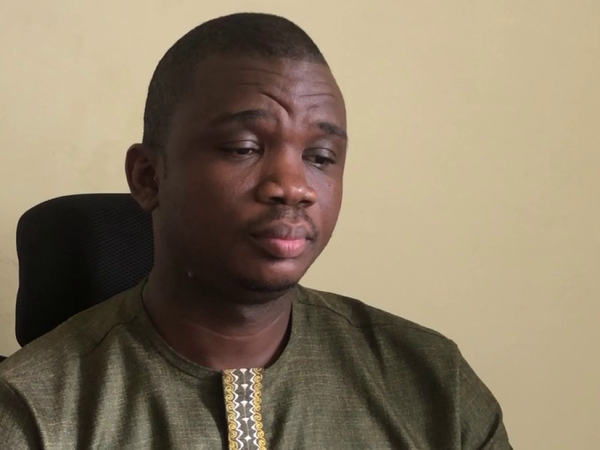 À l’occasion de l’édition 2025 de la Journée mondiale de la pêche – célébrée cette année autour du thème spirituel et engagé « Nous n’avons rien pris ; mais sur ta parole, je jetterai les filets » – un nouveau rapport international met en lumière les limites du système européen de contrôle des produits halieutiques. Entre 2020 et 2023, seuls 0,29 % des certificats de capture ont été vérifiés lors des importations vers l’Union européenne, ouvrant la voie à l’entrée de volumes importants de poissons potentiellement issus de la pêche INN (illicite, non déclarée et non réglementée). Pour analyser ces défaillances et leurs répercussions sur le golfe de Guinée et les côtes camerounaises, nous avons interrogé Dr Isaac MBILE, spécialiste des politiques halieutiques, et Responsable du programme pêche INN et Economie Bleue à African Marine conservation organisation (AMCO).